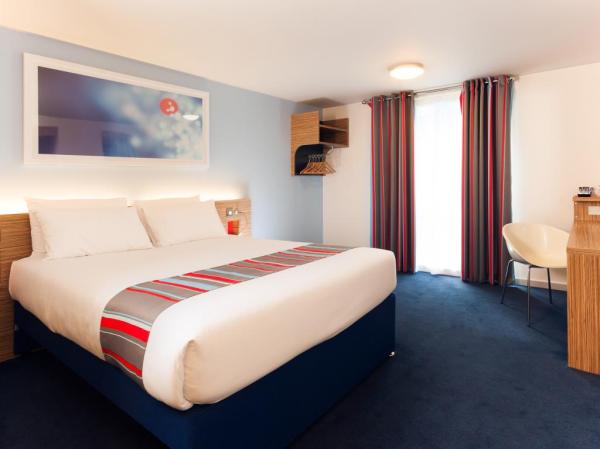 Travelodge bedroom 2