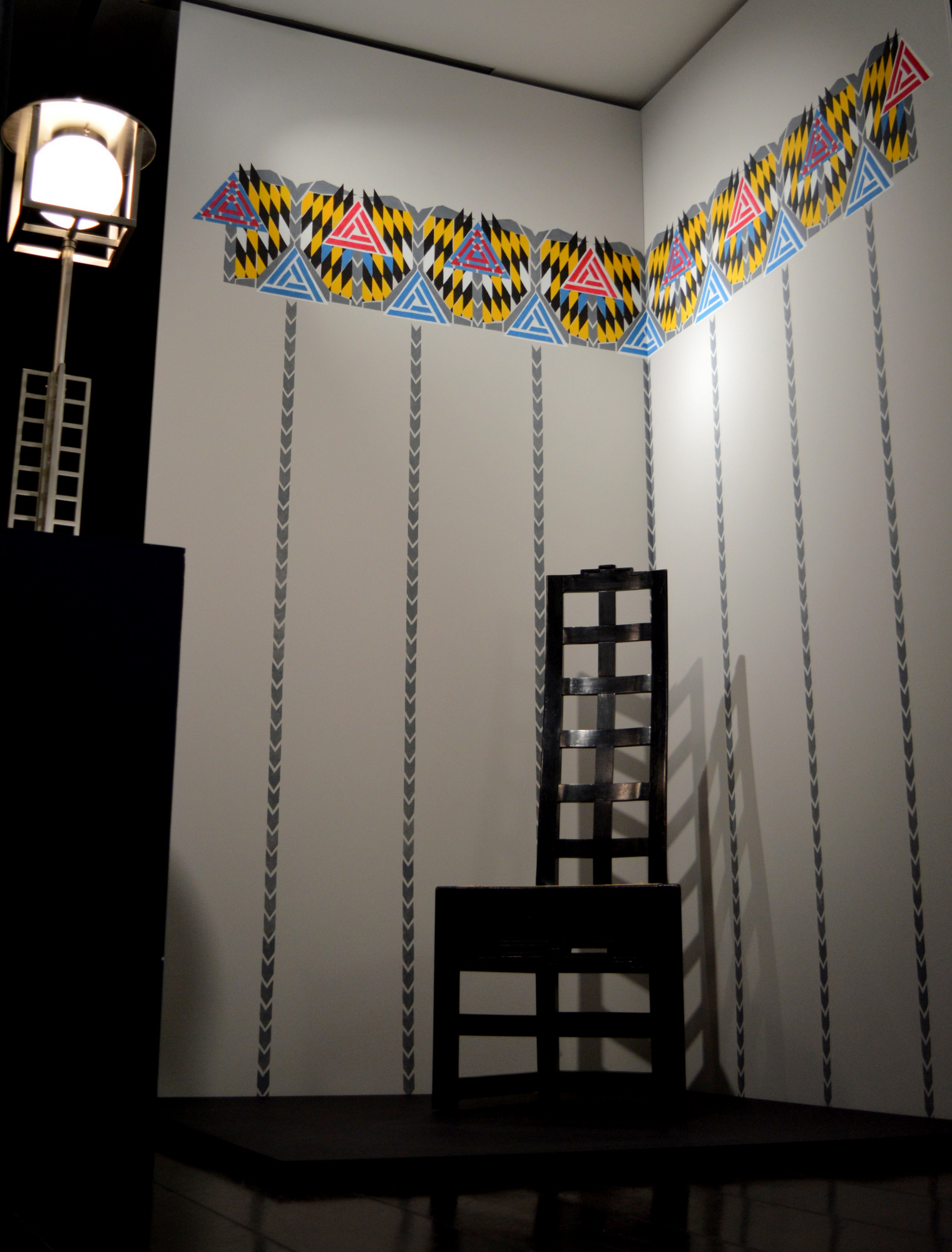 2000-78-chair-and-stencil